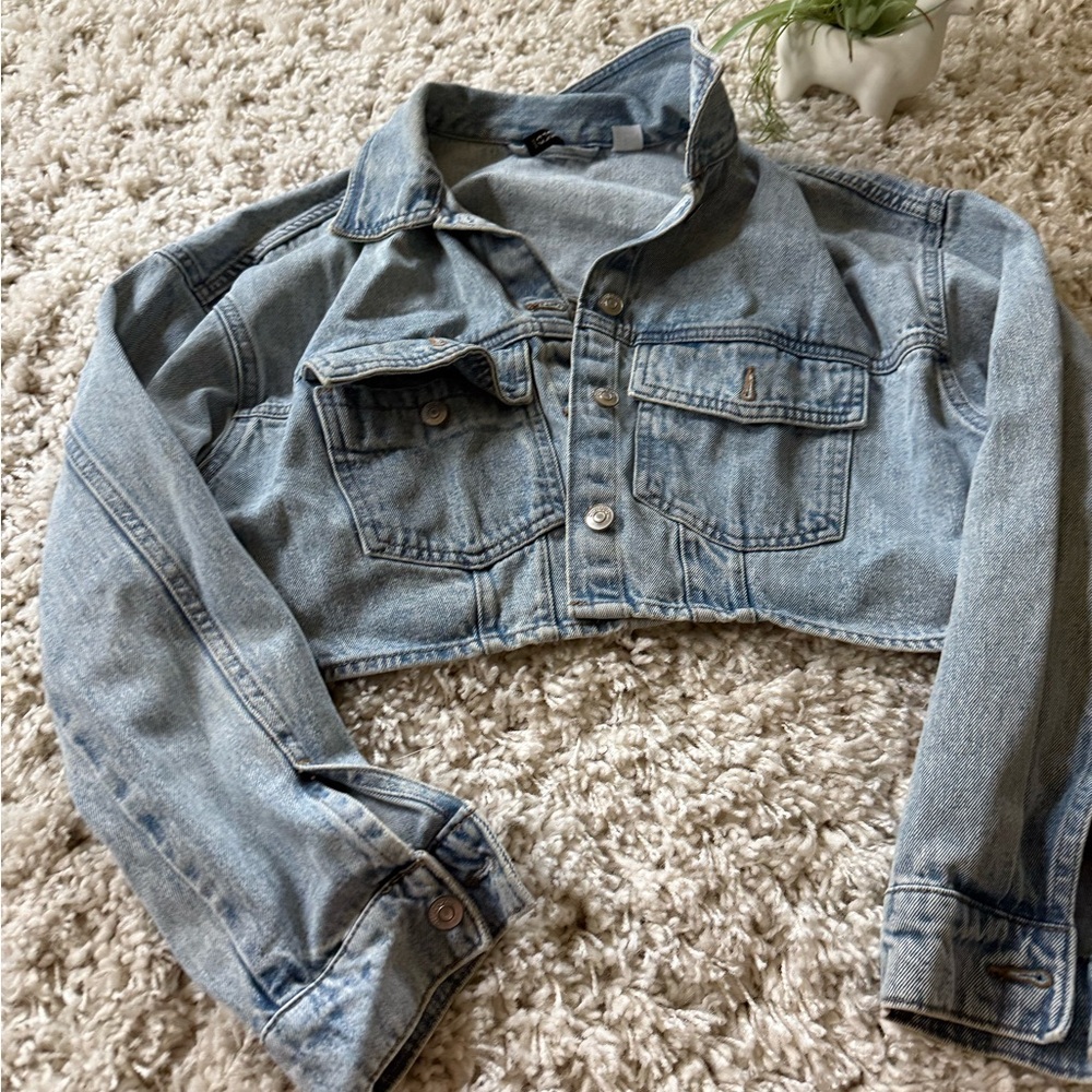 Blue H&M divided super cute denim cropped spring light wash jacket - Picture 6 of 7